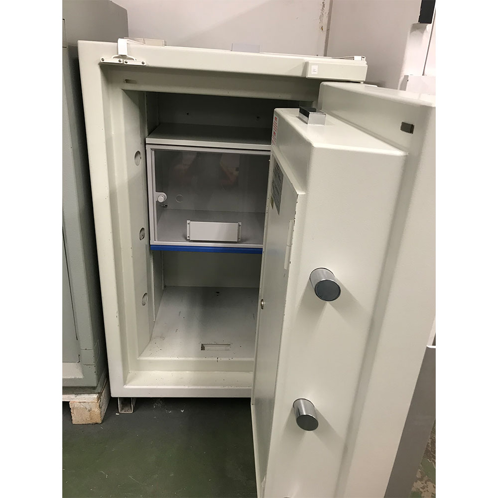 Rosengrens kassaskåp modell RHS 243-900, godkänd kontantskydd 1.340.000 kr