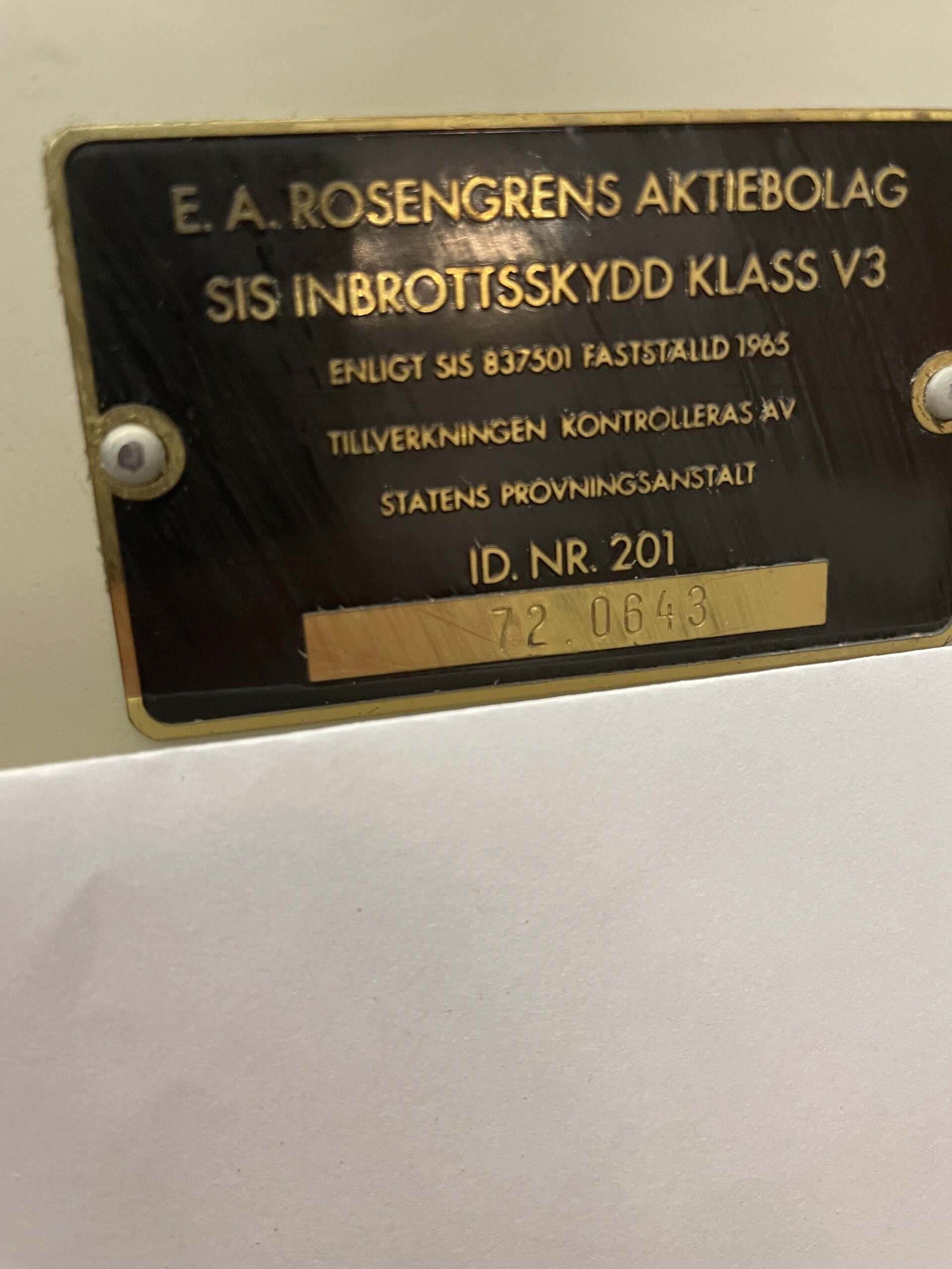 Rosengrens V3 godkänd kontantskydd 550.000 kr och även godkänt för vapen. Obs. extra djupt. - Bild 3